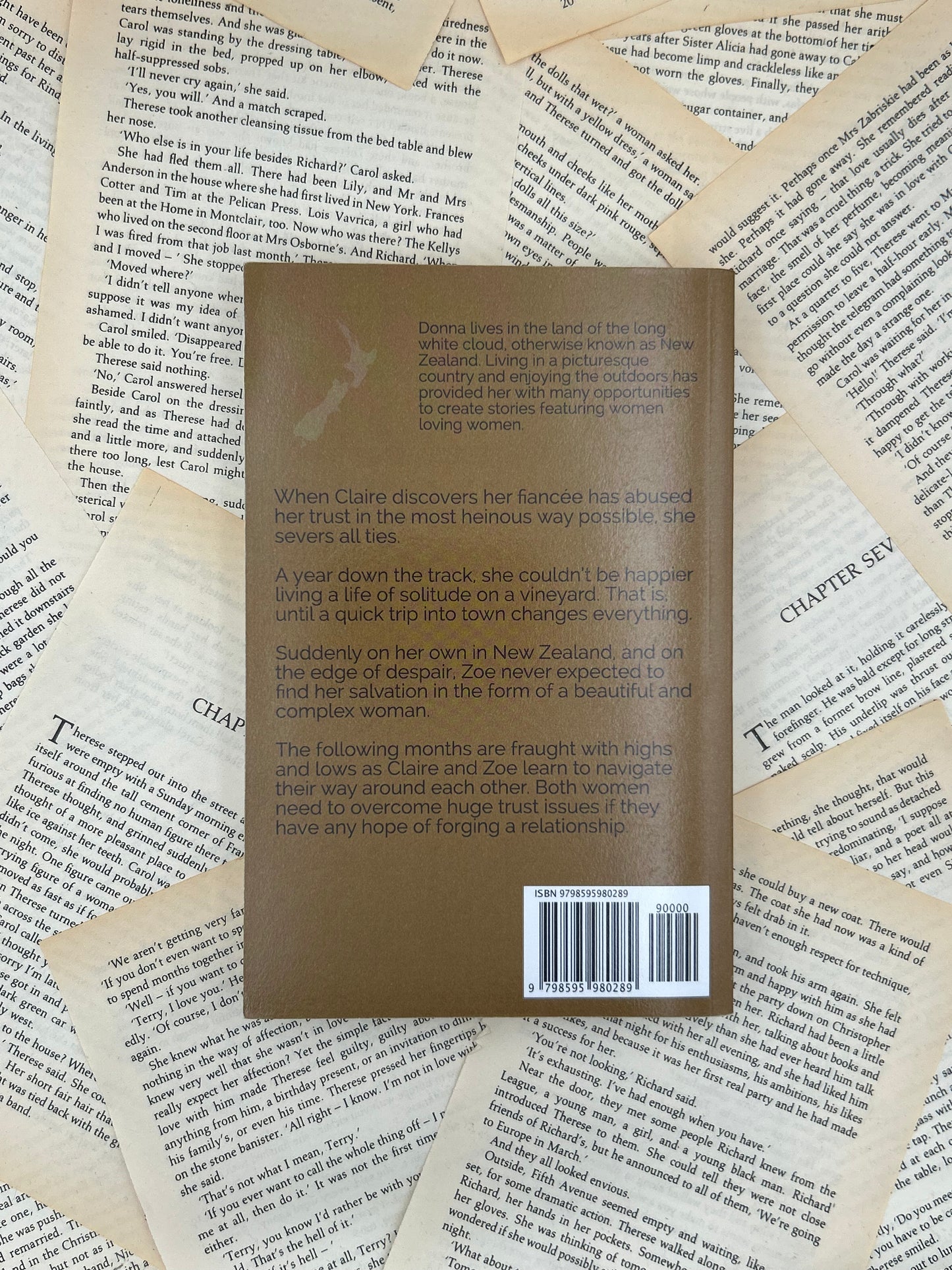 FINDING LOVE DOWN UNDER - DONNA JAY